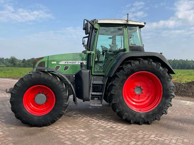 Fendt 714 vario tms vierwielaangedreven landbouwtractor - afbeelding 12 van  40