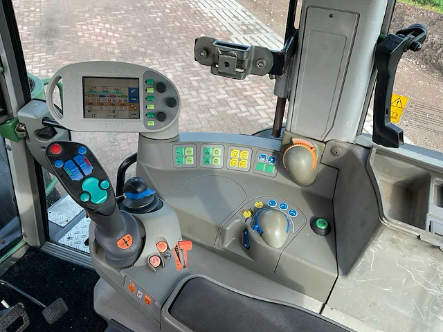 Fendt 714 vario tms vierwielaangedreven landbouwtractor - afbeelding 28 van  40