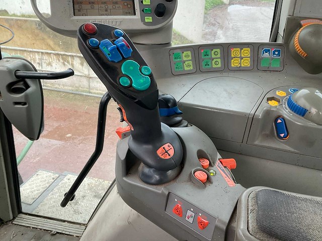 Fendt 818 vario tms vierwielaangedreven landbouwtractor - afbeelding 24 van  34