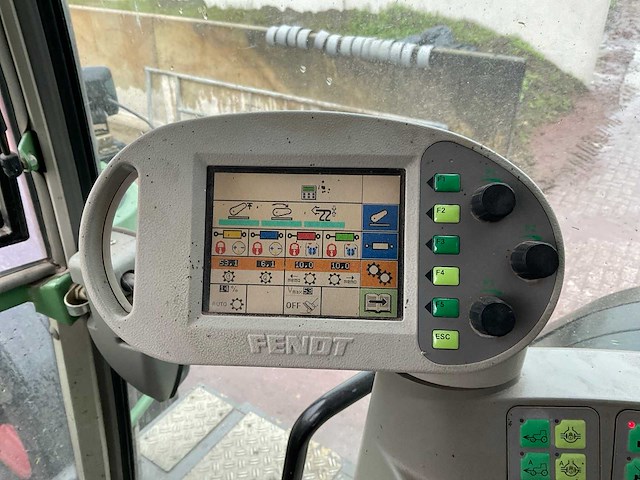 Fendt 818 vario tms vierwielaangedreven landbouwtractor - afbeelding 25 van  34