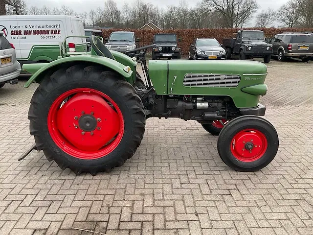 Fendt farmer 2 oldtimer tractor - afbeelding 16 van  22