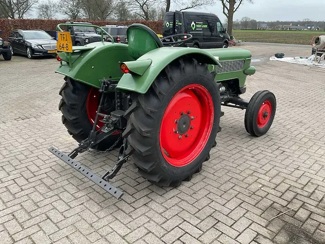 Fendt farmer 2 oldtimer tractor - afbeelding 17 van  22