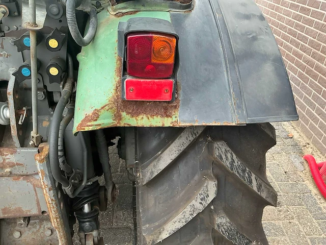 Fendt farmer 207 v smalspoor- en compacttractor - afbeelding 22 van  30