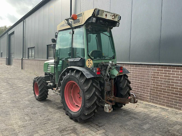 Fendt farmer 207 v smalspoor- en compacttractor - afbeelding 23 van  30