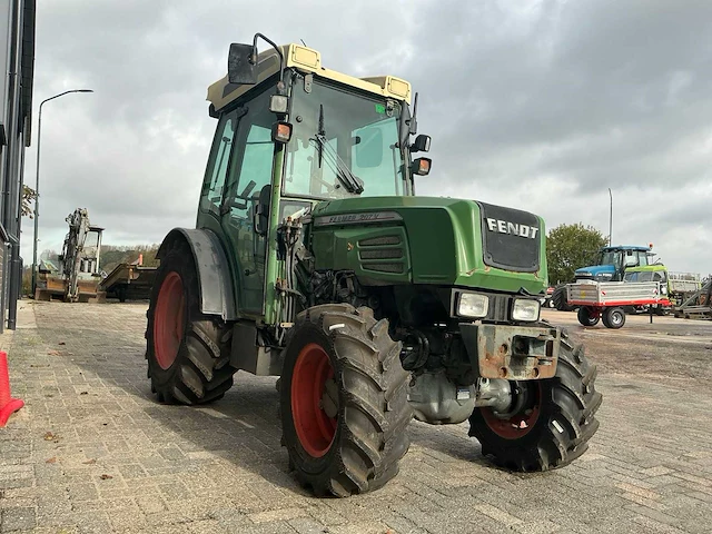 Fendt farmer 207 v smalspoor- en compacttractor - afbeelding 26 van  30