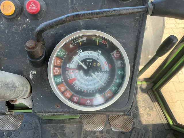 Fendt farmer 303ls turbomatic tweewielaangedreven landbouwtractor - afbeelding 17 van  26