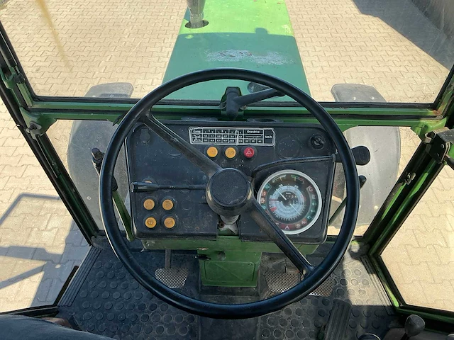 Fendt farmer 303ls turbomatic tweewielaangedreven landbouwtractor - afbeelding 19 van  26