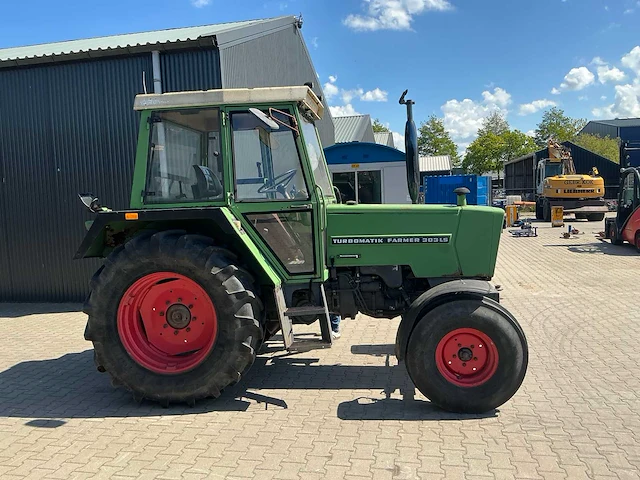 Fendt farmer 303ls turbomatic tweewielaangedreven landbouwtractor - afbeelding 22 van  26