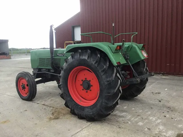 Fendt farmer 3s tweewielaangedreven landbouwtractor - afbeelding 3 van  20