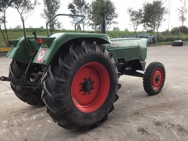 Fendt farmer 3s tweewielaangedreven landbouwtractor - afbeelding 5 van  20