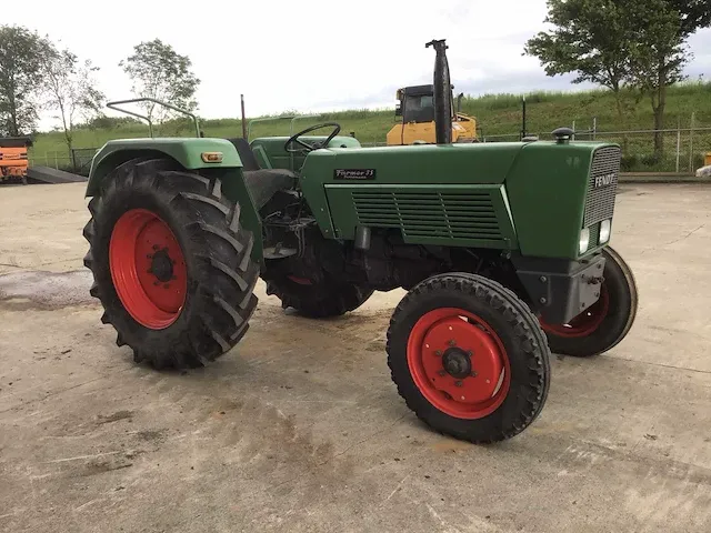 Fendt farmer 3s tweewielaangedreven landbouwtractor - afbeelding 6 van  20