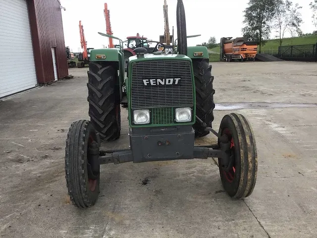 Fendt farmer 3s tweewielaangedreven landbouwtractor - afbeelding 7 van  20