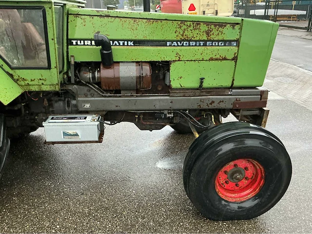 Fendt favorit 600 ls turbomatik tweewielaangedreven landbouwtractor - afbeelding 3 van  25