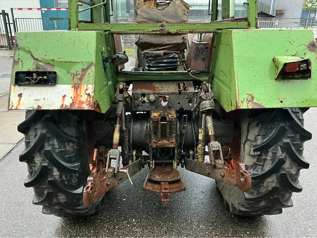 Fendt favorit 600 ls turbomatik tweewielaangedreven landbouwtractor - afbeelding 8 van  25