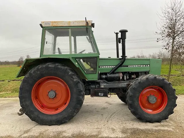 Fendt favorit 612ls vierwielaangedreven landbouwtractor - afbeelding 28 van  31