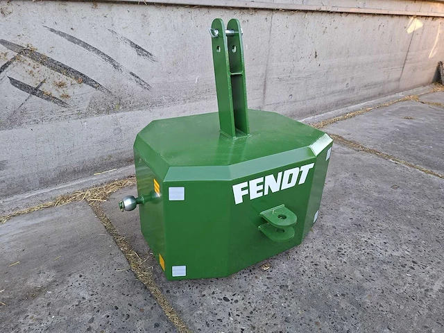 Fendt frontgewicht 550kg - afbeelding 2 van  3
