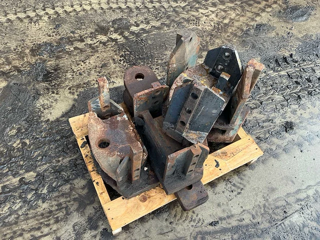 Fendt trekhaken (4x) - afbeelding 1 van  7