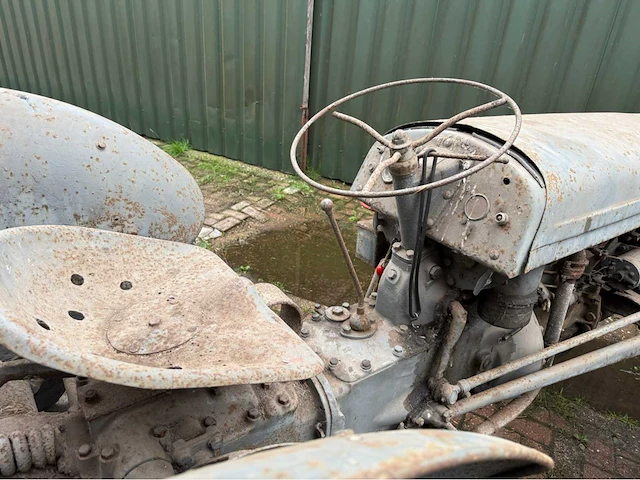 Ferguson - oldtimer - tractor - 1950 - afbeelding 11 van  17