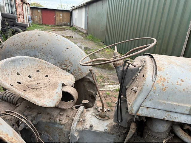 Ferguson - oldtimer - tractor - 1950 - afbeelding 12 van  17