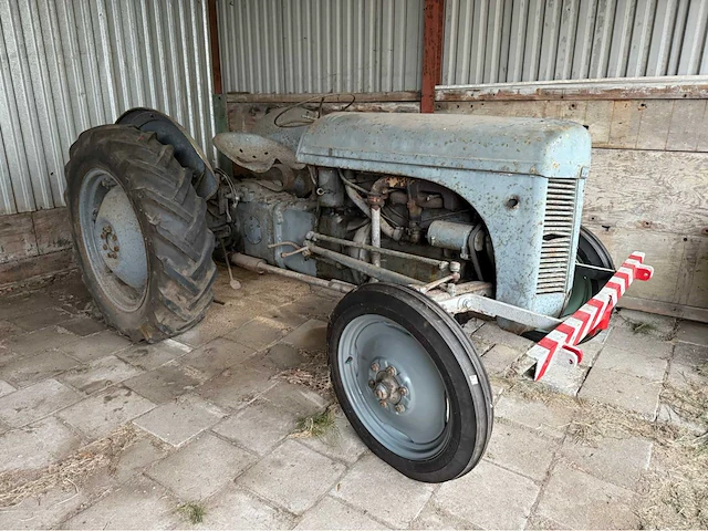 Ferguson - oldtimer - tractor - 1950 - afbeelding 1 van  17