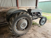 Ferguson - oldtimer - tractor - 1950 - afbeelding 2 van  17