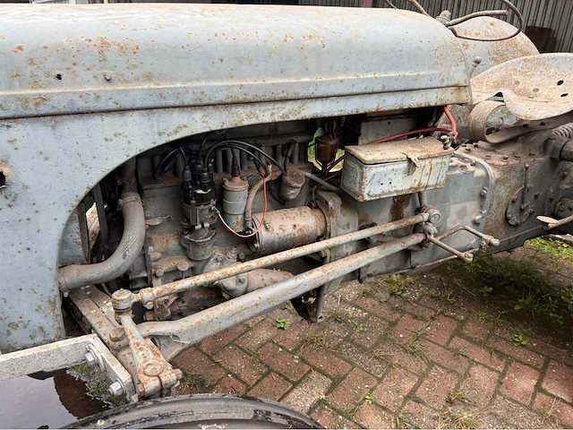 Ferguson - oldtimer - tractor - 1950 - afbeelding 7 van  17