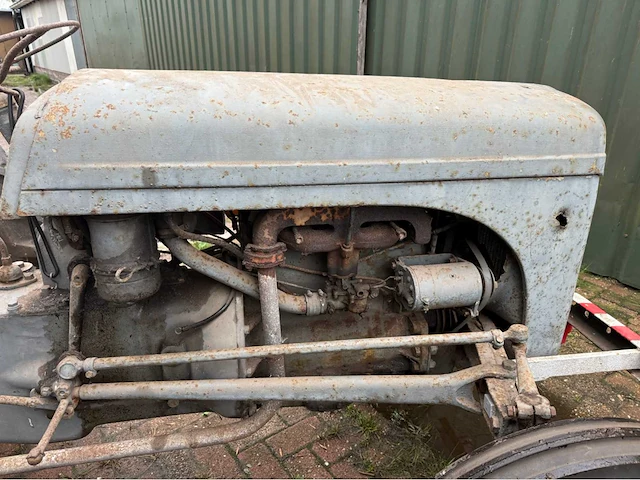 Ferguson - oldtimer - tractor - 1950 - afbeelding 9 van  17