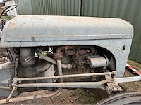 Ferguson - oldtimer - tractor - 1950 - afbeelding 9 van  17