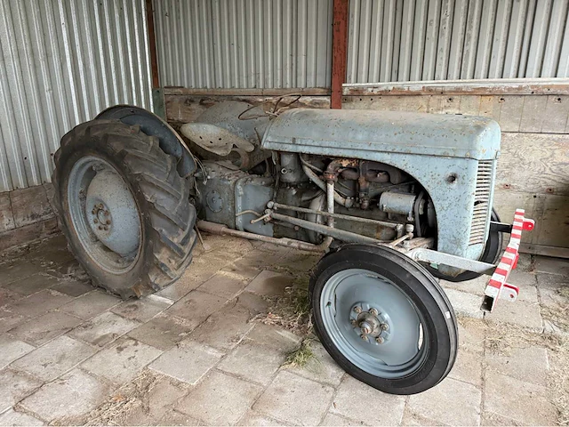 Ferguson - oldtimer - tractor - 1950 - afbeelding 10 van  17