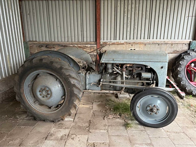 Ferguson - oldtimer - tractor - 1950 - afbeelding 11 van  17