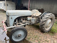 Ferguson - oldtimer - tractor - 1950 - afbeelding 13 van  17