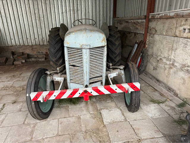 Ferguson - oldtimer - tractor - 1950 - afbeelding 17 van  17