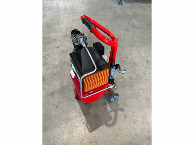 Ferm airmaster 2000 luchtcompressor - afbeelding 2 van  4