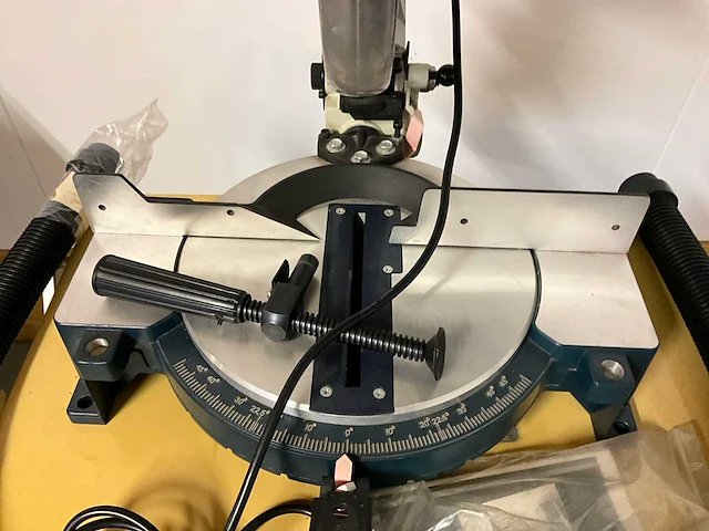 Ferm fkz-250 afkortcirkelzaagmachine - afbeelding 5 van  8