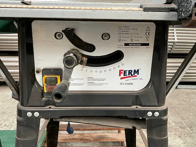 Ferm fzt-250en afkortcirkelzaagmachine met spero s10-2042 afzuiging - afbeelding 7 van  10