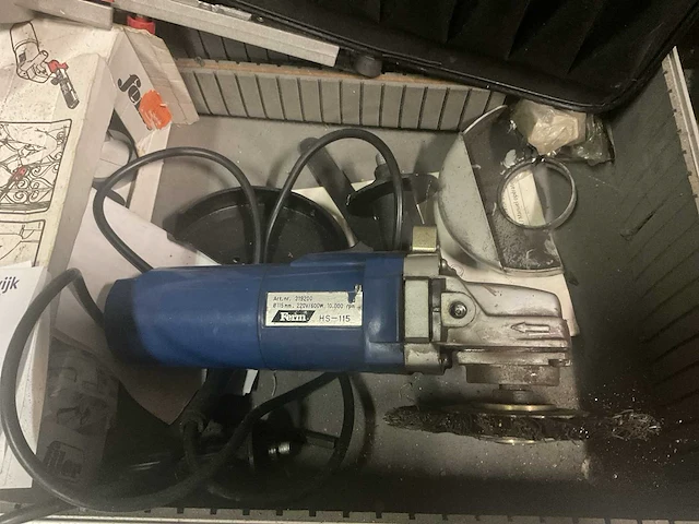 Ferm haakse slijpmachine - afbeelding 2 van  3