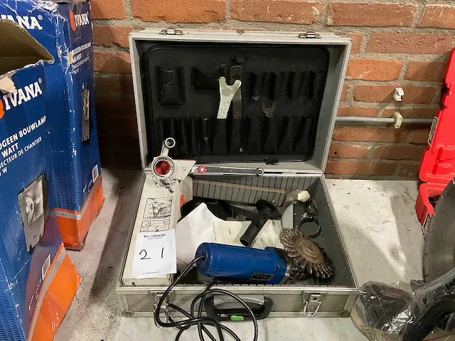 Ferm hs115 haakse slijpmachine - afbeelding 1 van  2