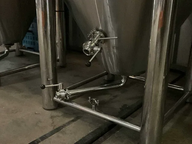 Fermentatie tank 1500 liter (c) - afbeelding 6 van  8