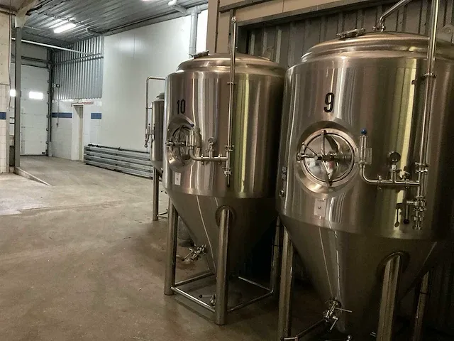 Fermentatie tank 1500 liter (c) - afbeelding 1 van  8