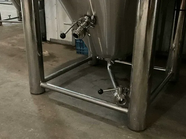 Fermentatie tank 1500 liter (c) - afbeelding 6 van  8