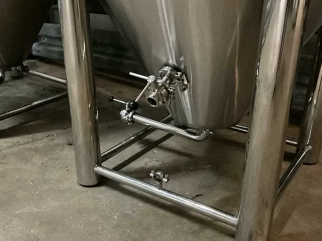 Fermentatie tank 1500 liter (c) - afbeelding 6 van  8