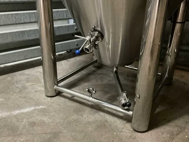 Fermentatie tank 1500 liter (c) - afbeelding 6 van  8