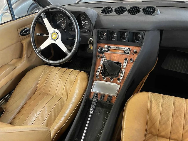 Ferrari - 365 gt4 - 2x2 - oldtimer - 1973 - afbeelding 18 van  40
