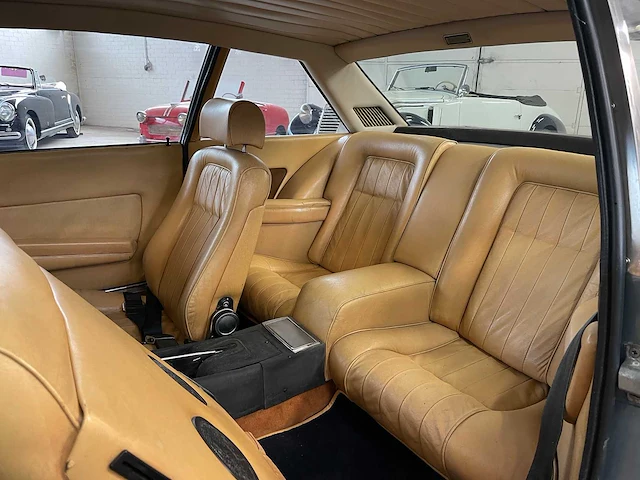 Ferrari - 365 gt4 - 2x2 - oldtimer - 1973 - afbeelding 21 van  40