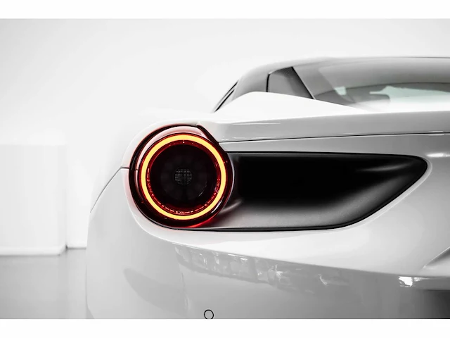 Ferrari - 488 - 3.9 gtb hele - 2017 - x-898-kz - afbeelding 2 van  57