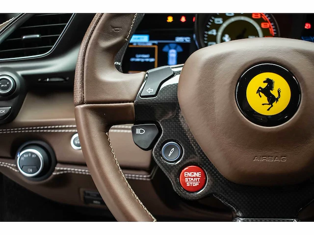 Ferrari - 488 - 3.9 gtb hele - 2017 - x-898-kz - afbeelding 32 van  57