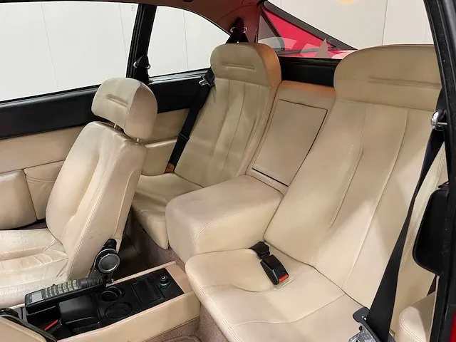 Ferrari - mondial - 3.2 v8 coupé - oldtimer -1986 - afbeelding 42 van  64