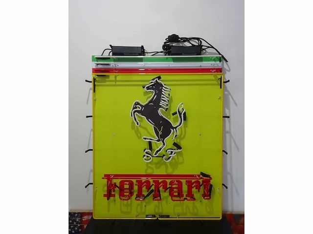 Ferrari - neon sign (glas) - 100 cm x 80 cm - afbeelding 9 van  23