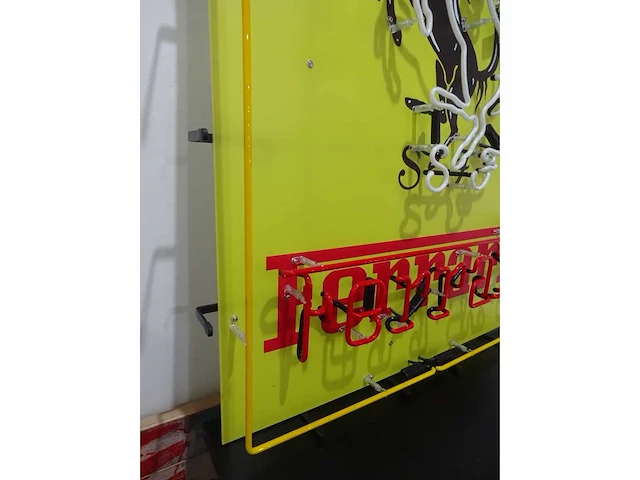 Ferrari - neon sign (glas) - 100 cm x 80 cm - afbeelding 11 van  23