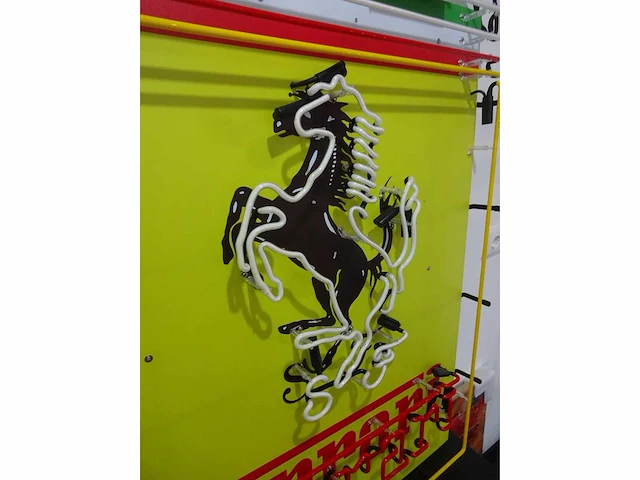 Ferrari - neon sign (glas) - 100 cm x 80 cm - afbeelding 13 van  23